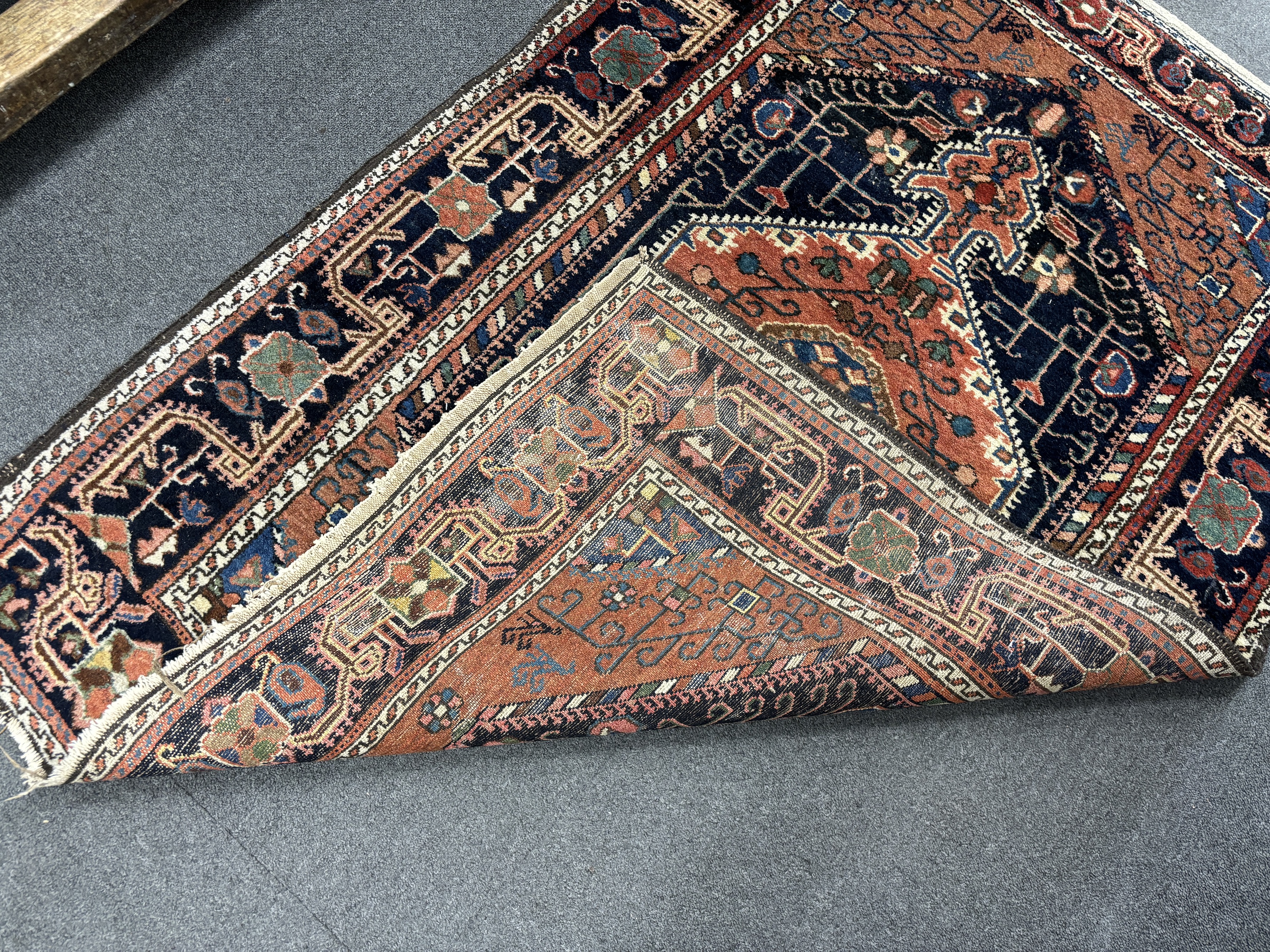 A Hamadan blue ground rug, 150 x 112cm